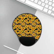 Load image into Gallery viewer, Mouse Pad With Wrist Rest - Leopard Sunflower
